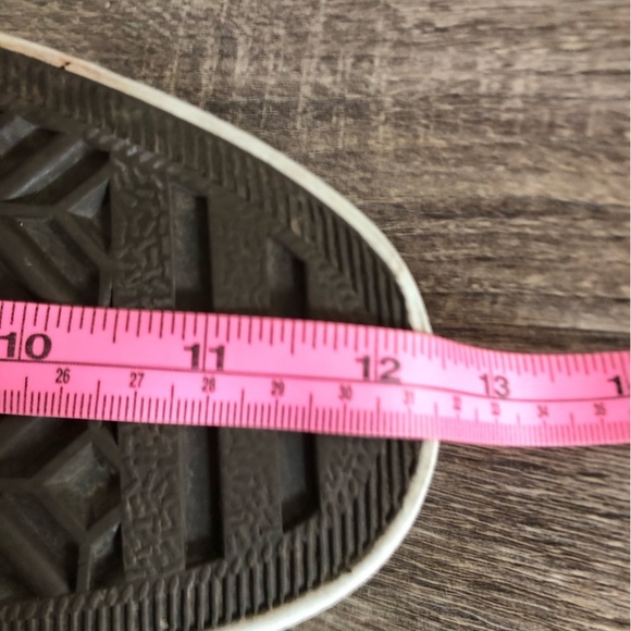 Vtg Brooks Red High-Top Sneakers with White Laces - Picture 11 of 13